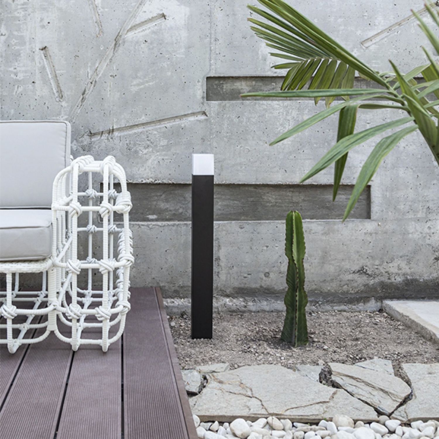 baliza-negra-black-edition-para-exterior-jardin-1x-4-190490-1500x1500